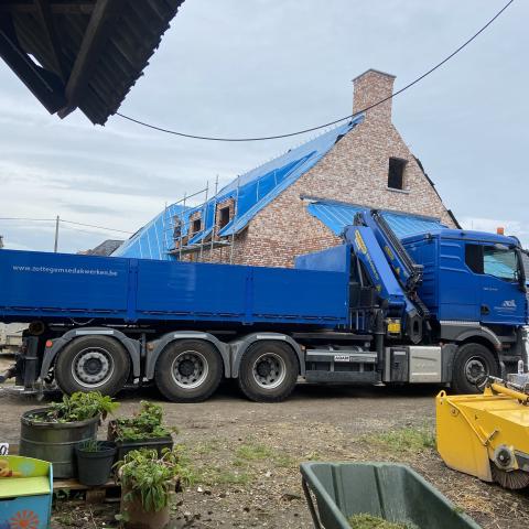 camion voor hellend dak