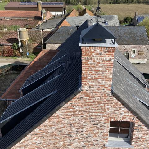 top view hellend dak
